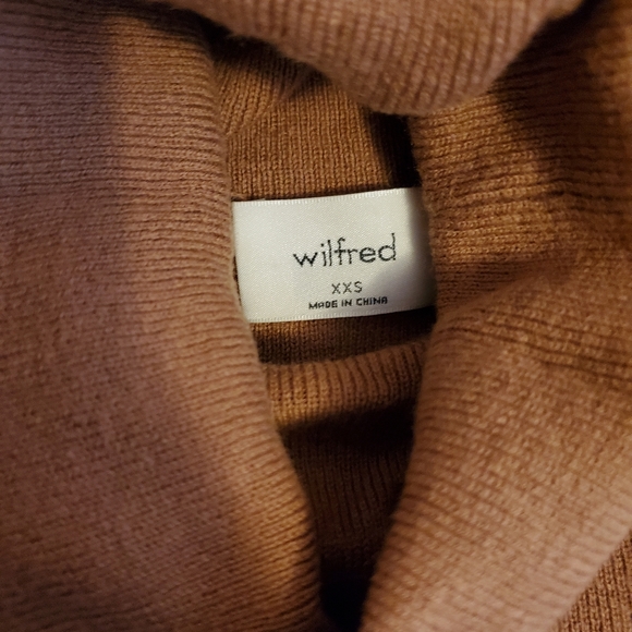 Aritzia Rebecca sweater in Nutmeg - Picture 3 of 3